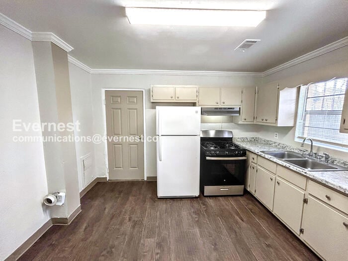 Building Photo - 431 Annie St