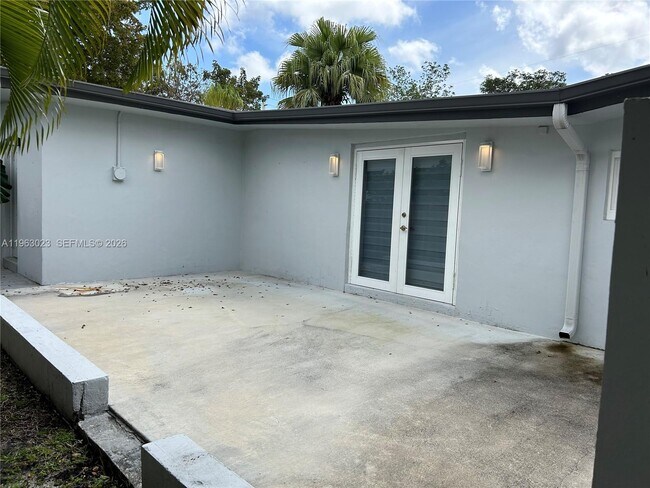 Building Photo - 6501 SW 34th St