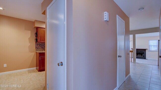 Building Photo - 66 Chestnut Way