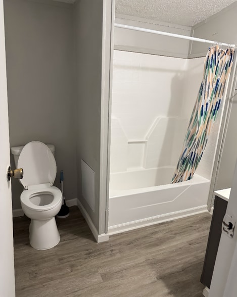 Building Photo - 2552 Smith Ave