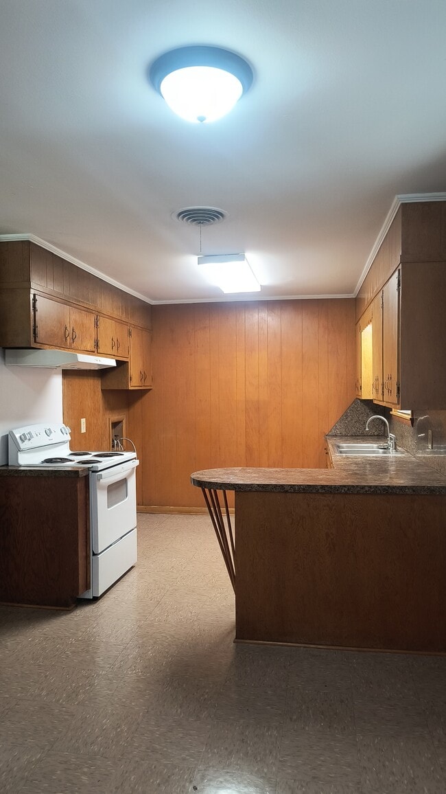 Primary Photo - 1403 S Wisconsin St