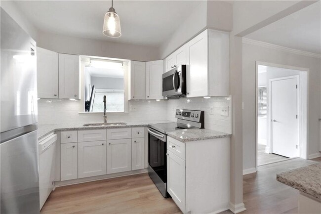 Building Photo - 60 Chaumont Square NW