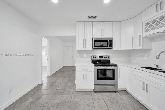 Building Photo - 6283 Sherman St