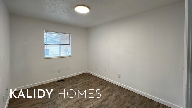Building Photo - 12510 Maple Ridge Rd