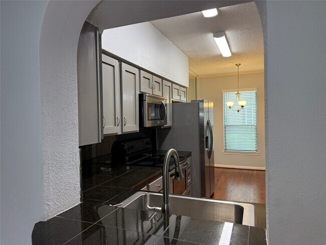 Building Photo - 3636 Lake St