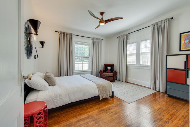 Building Photo - 2231 Blair Blvd