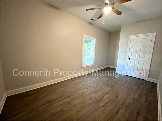 Building Photo - 774 Gracey Ave