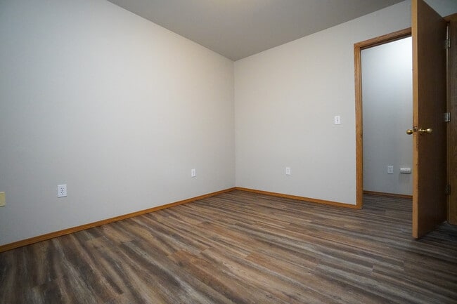 Building Photo - 79 E 2nd St N