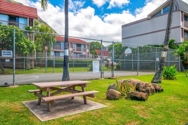 Building Photo - Two Bedroom Makaha Valley Plantation