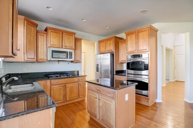 Building Photo - 16653 Edwards Way