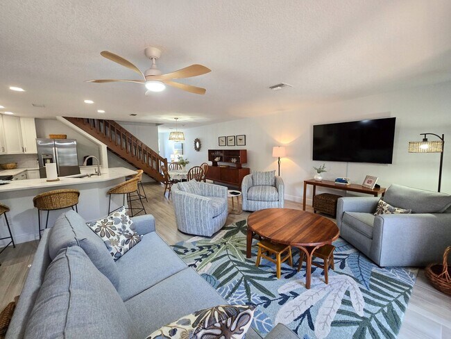 Building Photo - Make this your winter getaway!