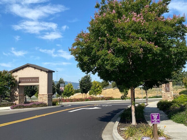 Building Photo - Dublin Ranch 4 Bed & Loft, 3 Bath, close t...