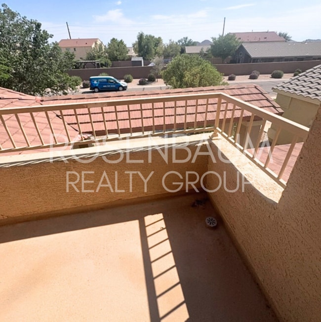 Building Photo - Gorgeous 5-bedrooms, 2.5-baths home in the...