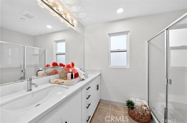 Building Photo - 809 Anaheim Blvd