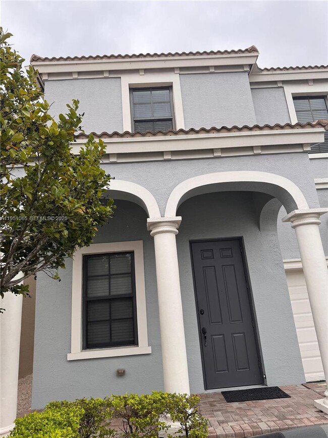 Building Photo - 772 NE 191st Terrace