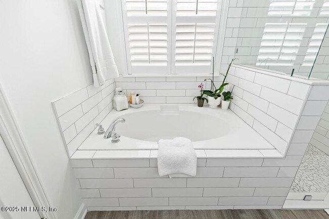 Building Photo - 3139 Ashgrove Rd