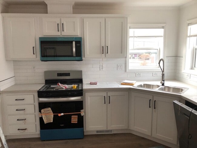 Building Photo - 69 Manchester St