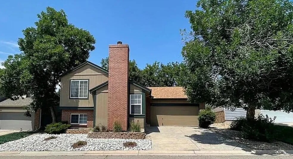 Primary Photo - 1085 Cherry Blossom Ct