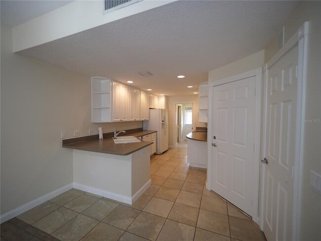Building Photo - 1533 Napoli Dr E