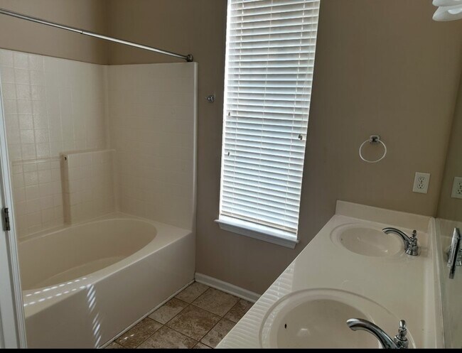 Building Photo - 6133 Letson Farms Dr