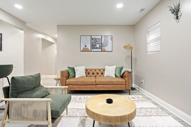 Building Photo - 1523 S East St