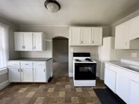 Building Photo - Washer and Dryer Hook Ups