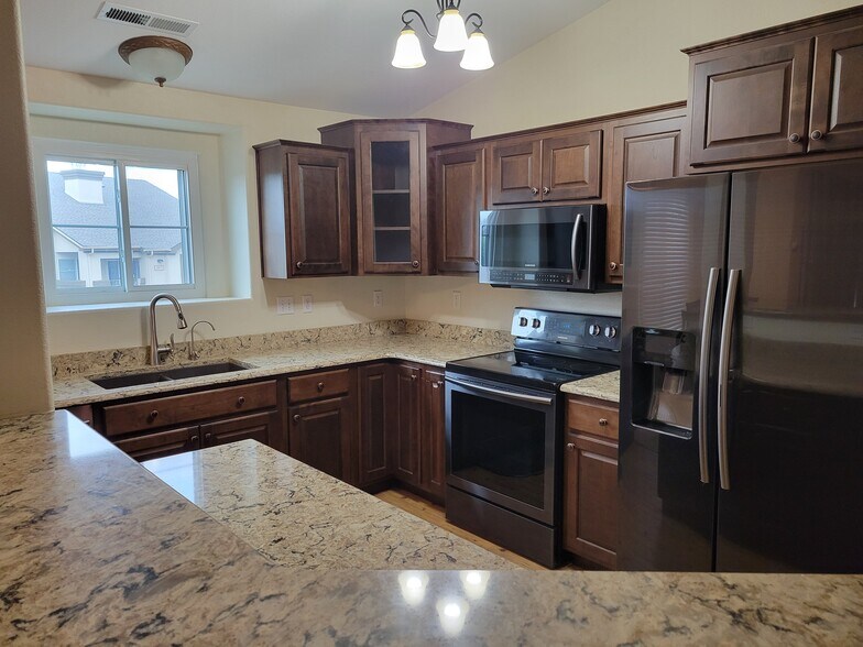 Building Photo - 3976 Riviera Grv