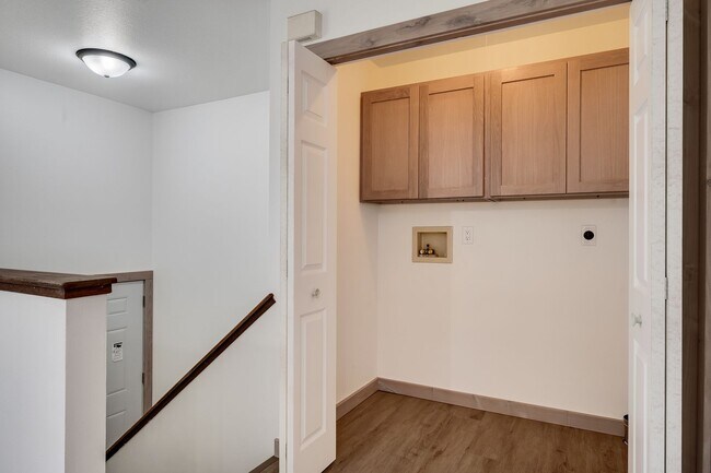 Building Photo - Cardinal Ave