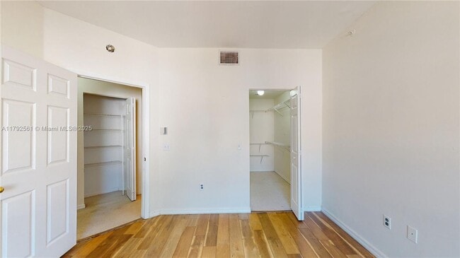 Building Photo - 2107 SE 10th Ave