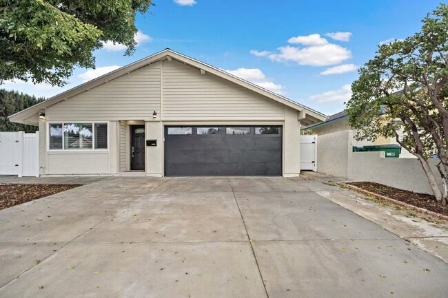 Building Photo - 6BD/4BA One Story Single Family House next...