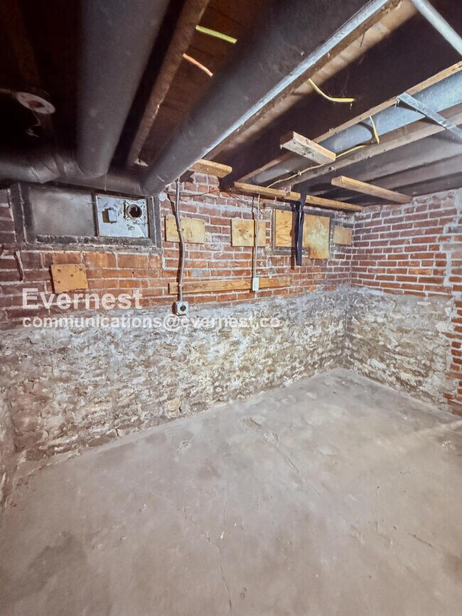 Building Photo - 1311 Mason St