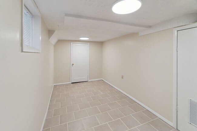 Building Photo - Single Family Home on Spokanes Sought Afte...
