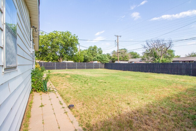 Building Photo - 4814 10th St