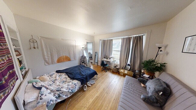 Building Photo - 1110 Granger Ave