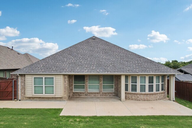 Building Photo - 1616 Downing Dr