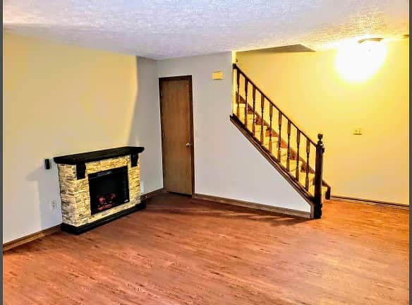 Building Photo - 382 Waterside Avenue