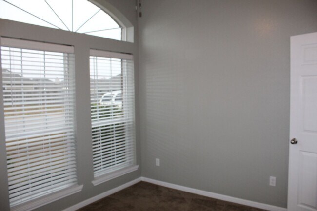 Building Photo - 4 BEDROOM, BELTON ISD, COMMUNITY POOL