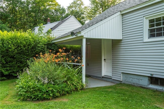 Building Photo - 67 Merritt Pl
