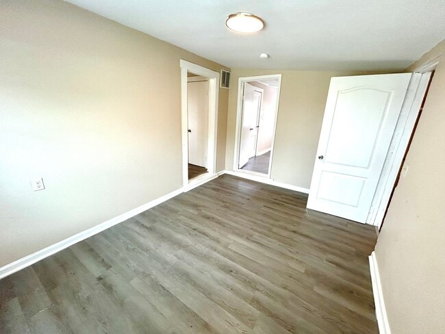 Building Photo - *COMING SOON* Corner Lot 3 Bedroom / 1.5 Bath Home In Pleasanton TX.
