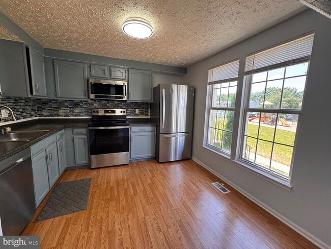 Building Photo - 6917 Villa-Del-Rey Ct