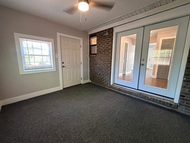 Building Photo - 575 Countrytown Dr