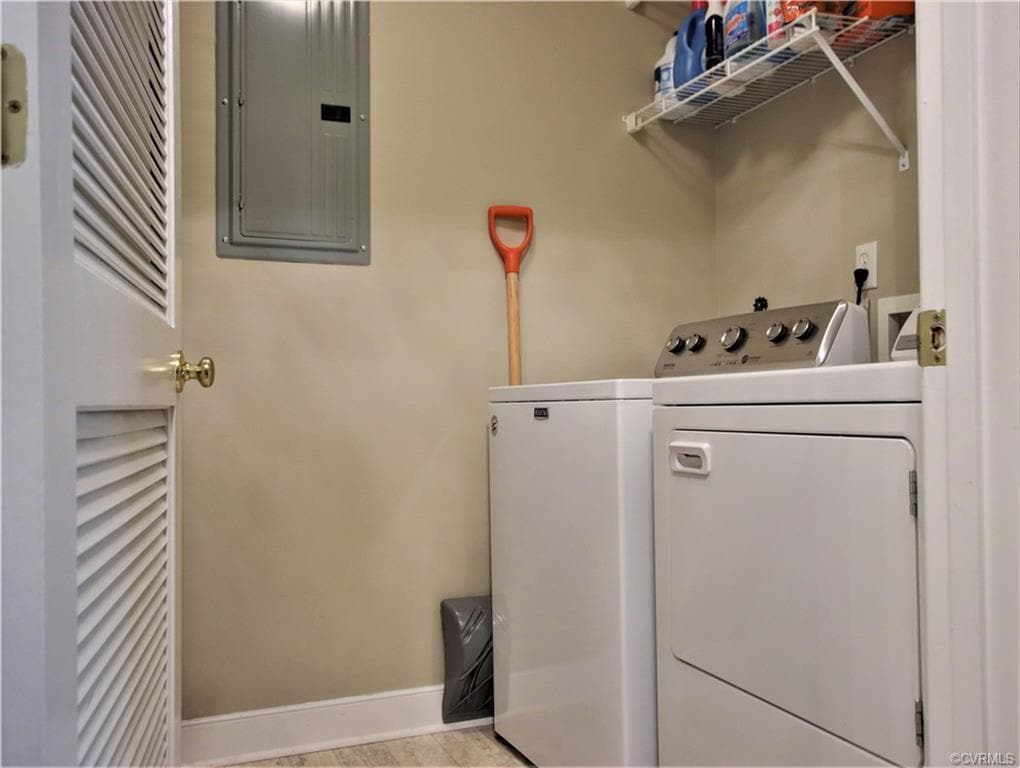 Building Photo - 4706 Twin Hickory Lake Dr