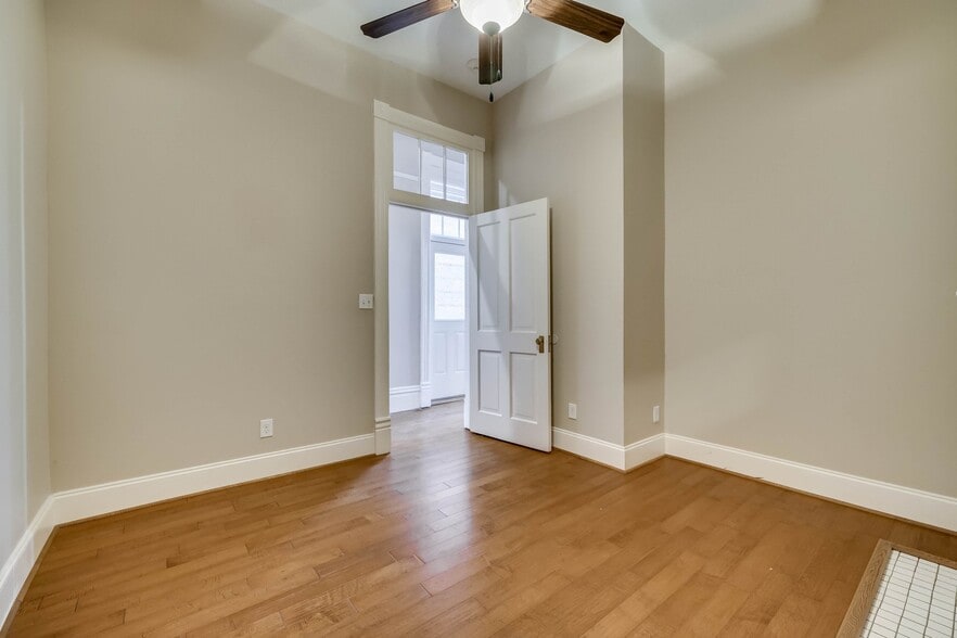 Building Photo - 929 Broad St