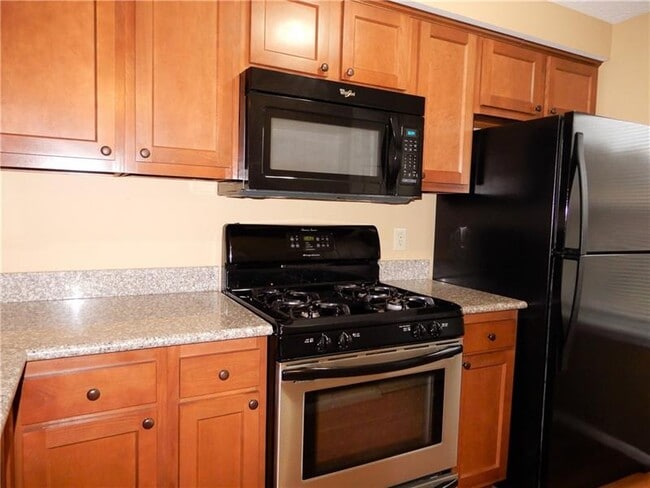 Building Photo - 280 Quail Run Rd