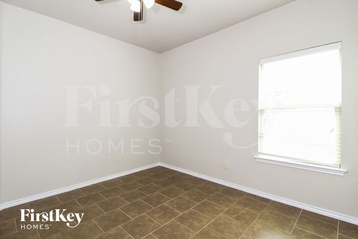 Building Photo - 1221 Goodland Terrace