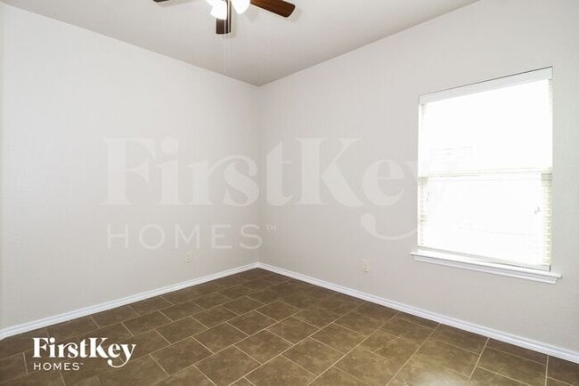 Building Photo - 1221 Goodland Terrace