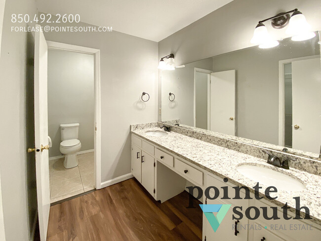 Building Photo - 107 Wild Oak Dr