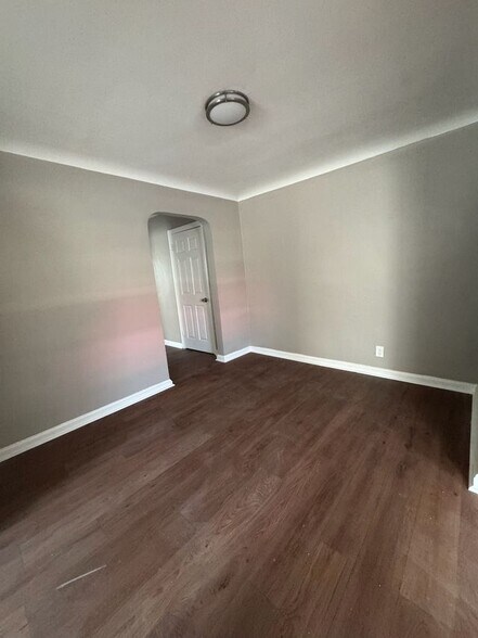 Building Photo - 1665 Anita Pl