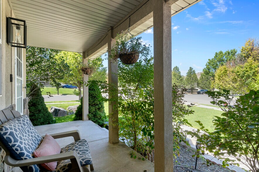 Building Photo - 4054 E Mohican Dr