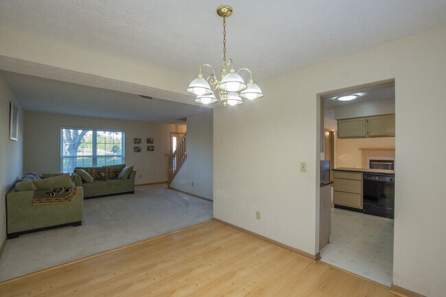Building Photo - 6657 Delburn Ct
